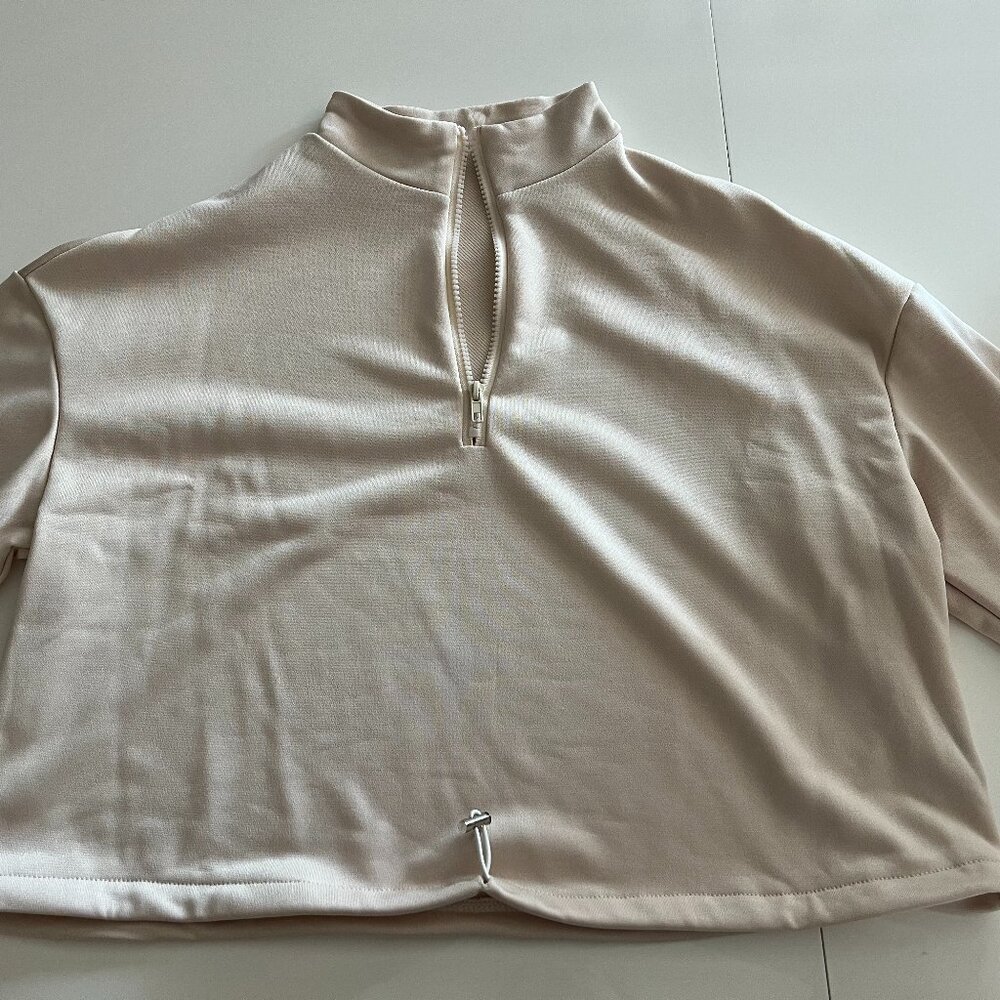 Khaki Size Small Cropped top sweater